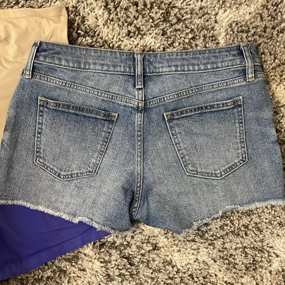 Maternity Shorts size 2 Gap and Old Navy - Picture 4 of 7
